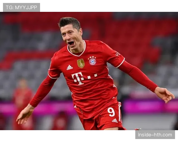 莱万每天凌晨四点起床练射门，家里冰箱贴全是对手后卫照片